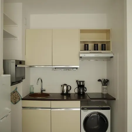 Les Pieds Dans L'eau